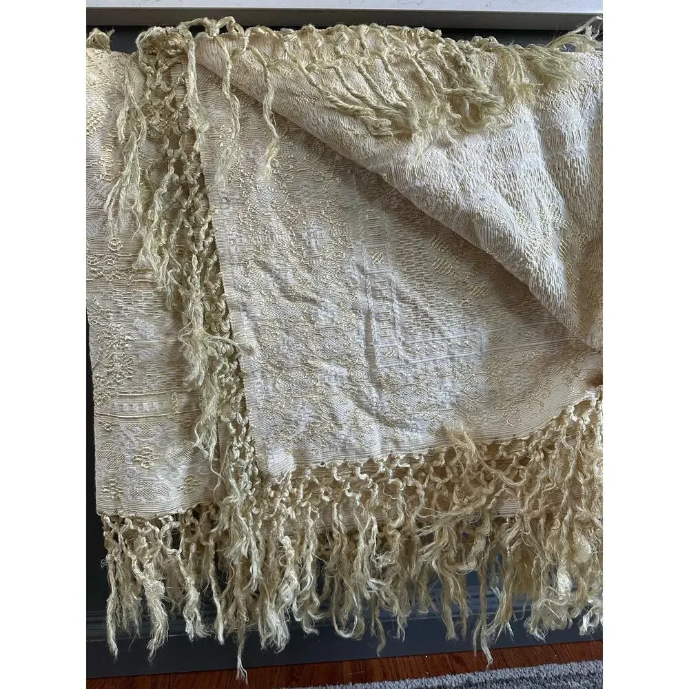 Vintage Damask Bedspread Fringesd Light yellow pale Jacquard twin/full 86x72”